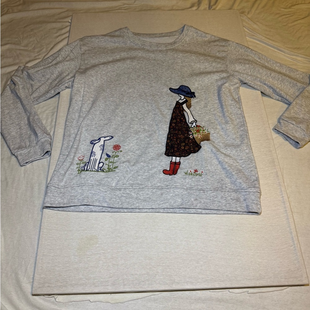 Gray Sweatshirt with Embroidered Design